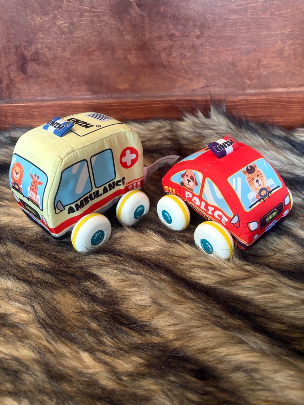 UNIH- Plush Police Car & Ambulance Pullback Cars Soft Toy Set
